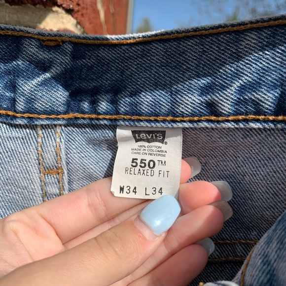 Men’s Levi Jeans - Picture 3 of 7